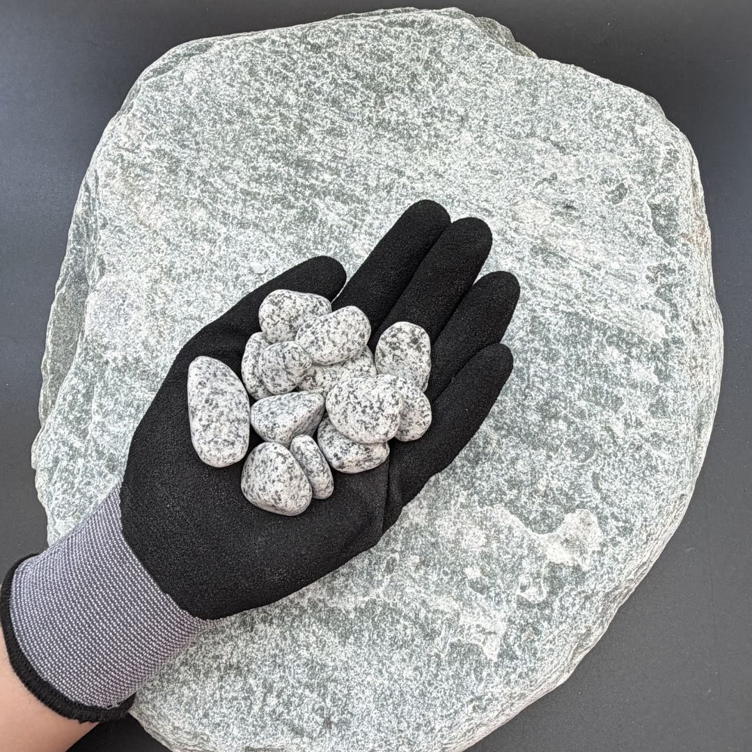 Silver Granite Pebbles 15-30mm – Premium Decorative Stones