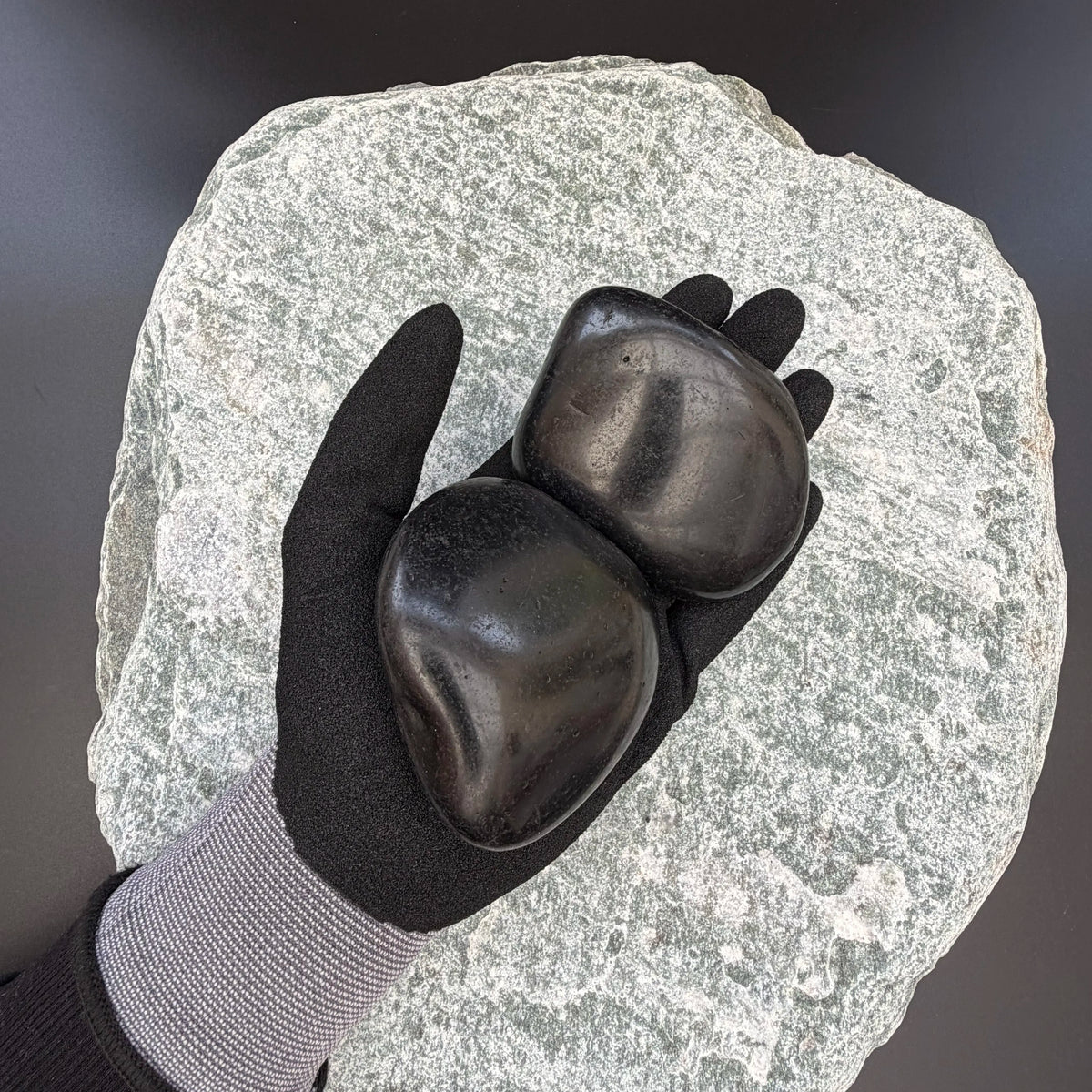 High Gloss Black Pebbles 50-80mm – Premium Decorative Stones
